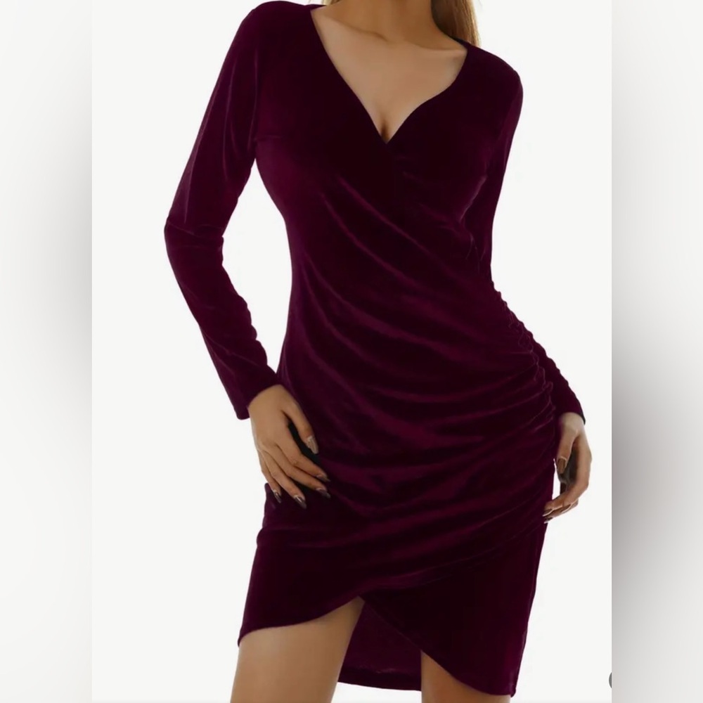 Burgundy Velvet Bodycon Ruched Dress - Picture 3 of 8